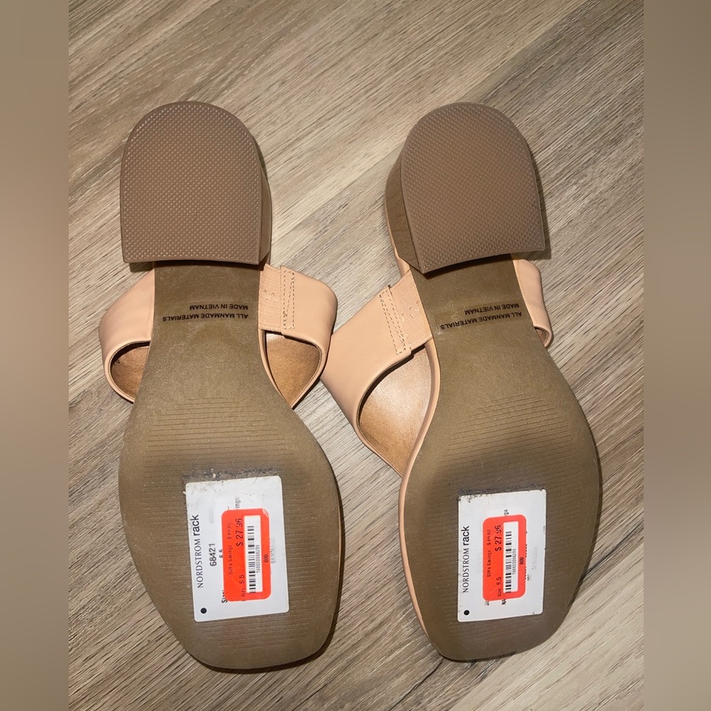 DV by Dolce Vita Nude Square Toe Thong Heeled Sandals - Picture 3 of 3